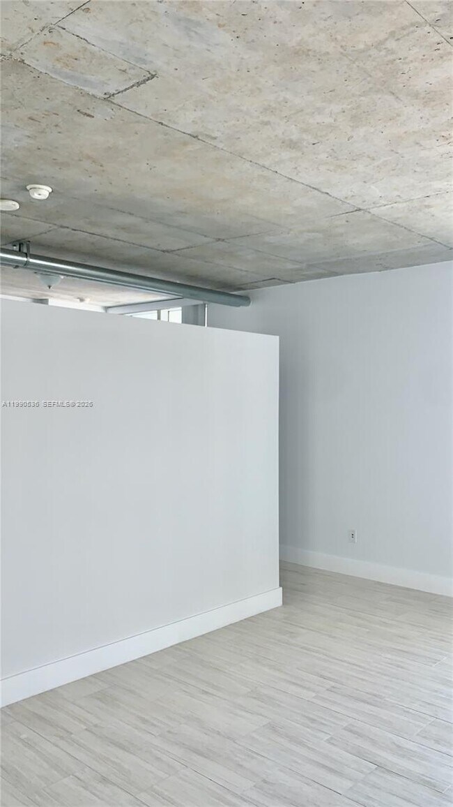 Building Photo - 690 SW 1st Ct