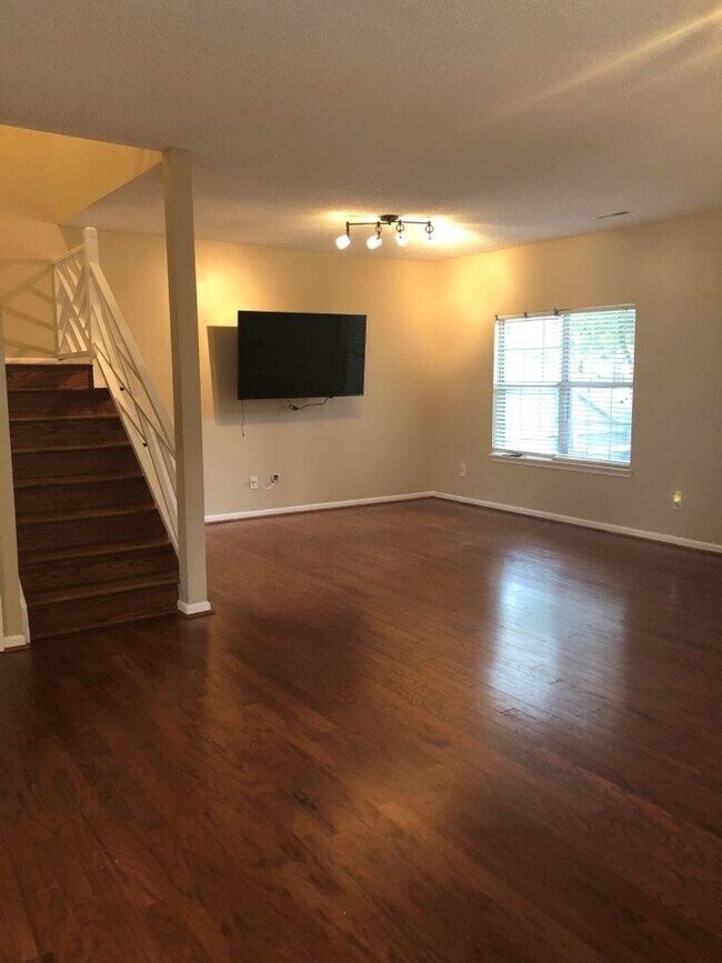 Building Photo - 820 E Willow Point Pl