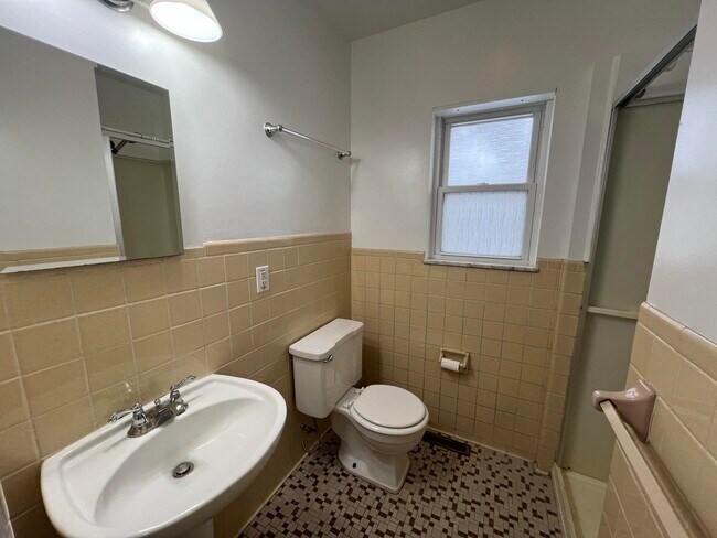 Building Photo - 7944 Grand St