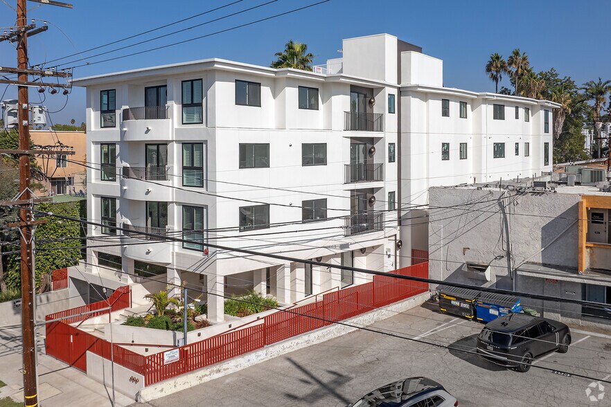 Building Photo - The Georgian Studio City