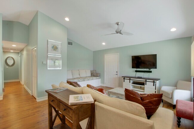 Building Photo - 9155 SE Athena St