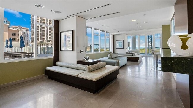 Building Photo - 175 1st St S