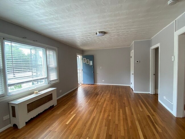 Building Photo - 531 Norwest Dr