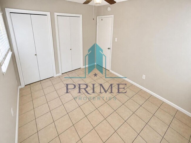 Building Photo - 9900 Randall Dr