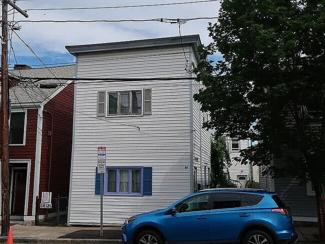 Building Photo - 67 Gore St