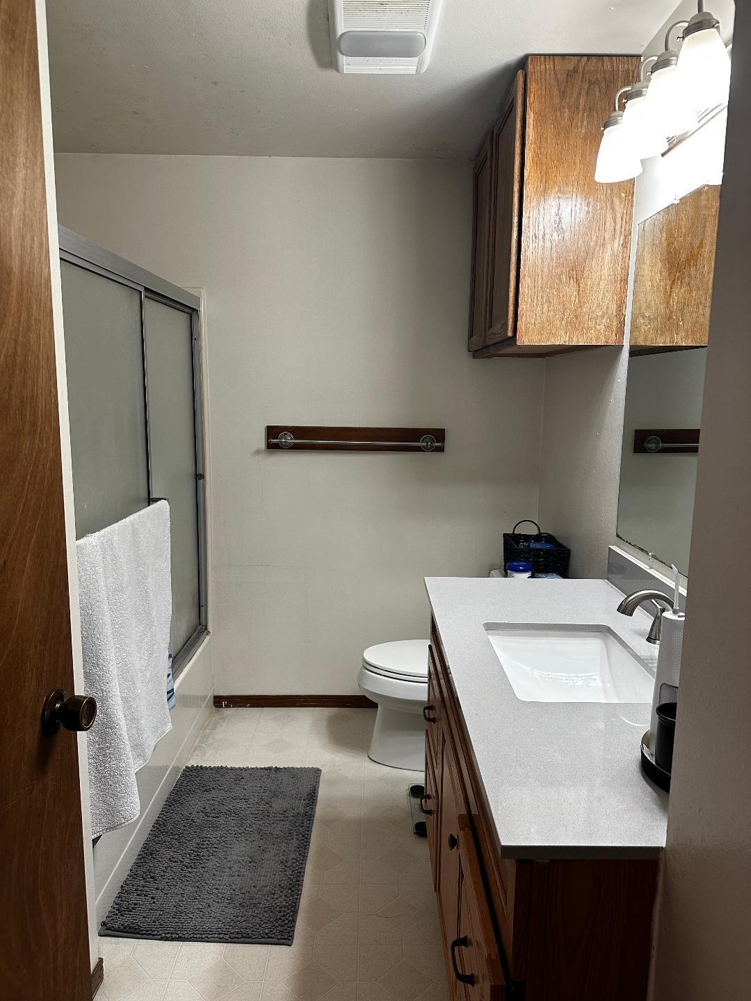 Building Photo - 337 NW Bailey Ave