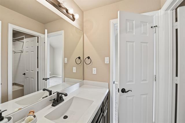 Building Photo - 1604 Bonanza Ln