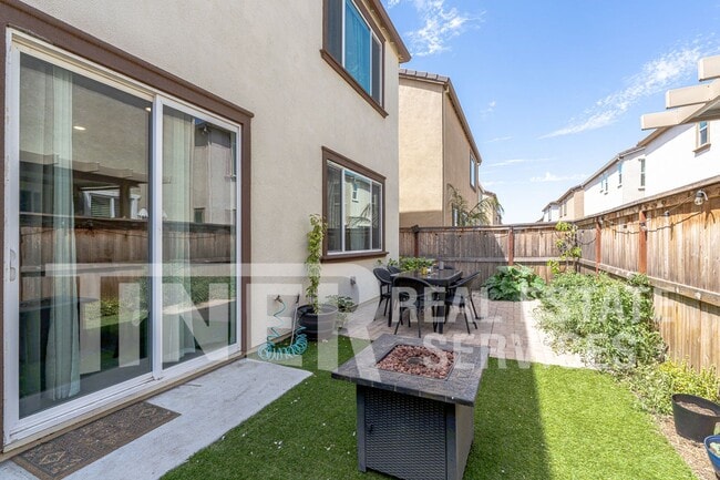 Building Photo - 3555 Nuestra Ave