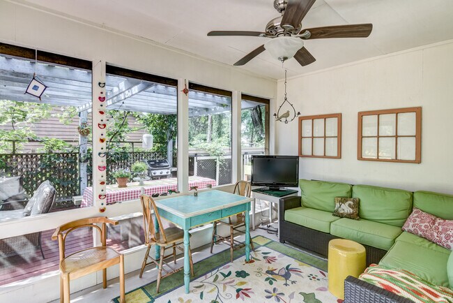 Screened 3 Season Porch - 3373 Whispering Pines Ln