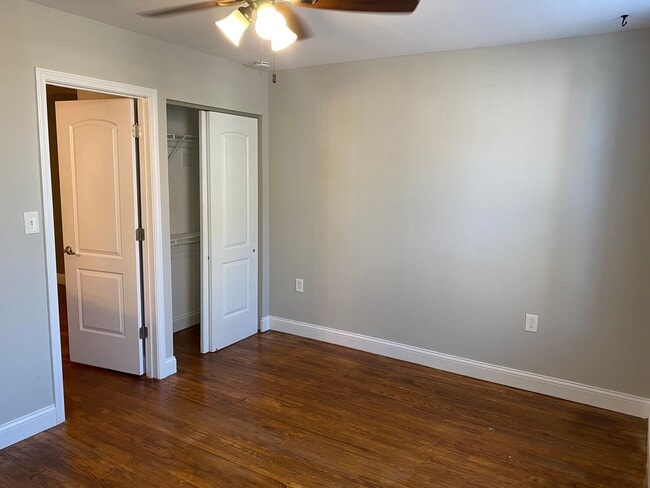 Building Photo - Renovated Home in the Grove for Rent!