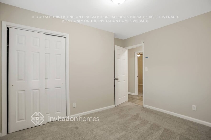 Building Photo - 2631 Cavalier Dr