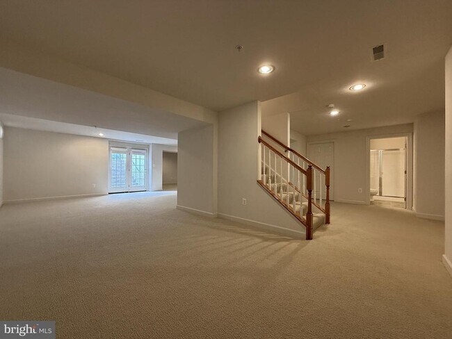 Building Photo - 4415 Medallion Dr