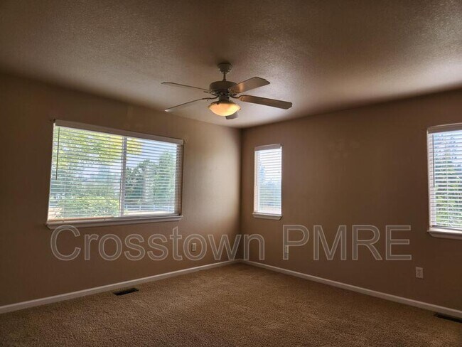 Building Photo - 157 Beacon Way