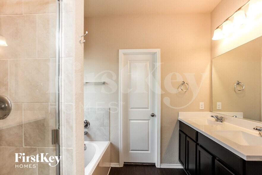 Building Photo - 32079 Camellia Bnd