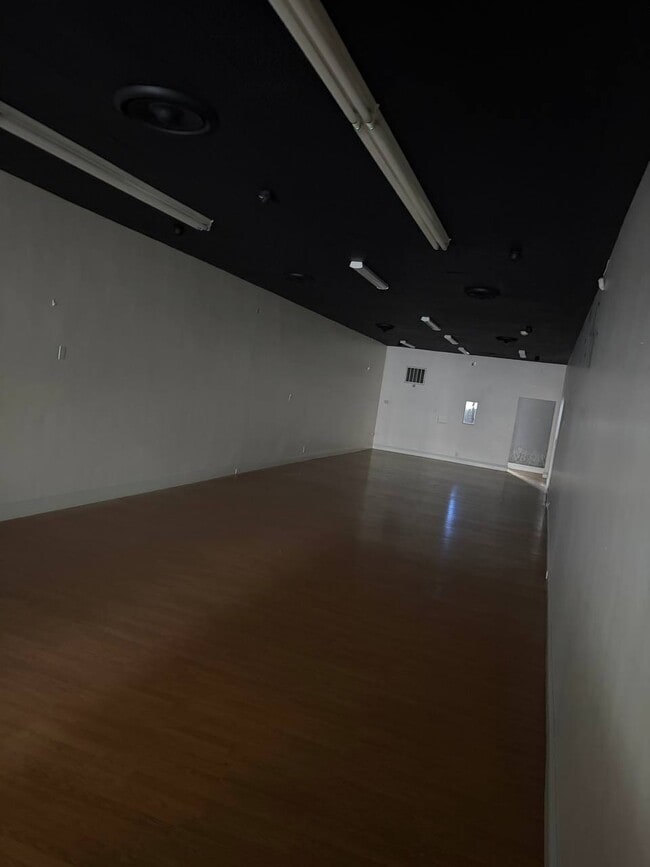 Building Photo - 133 S K St