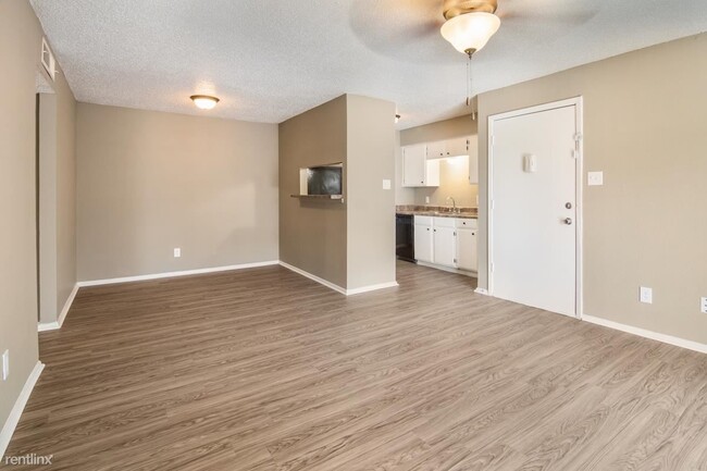 Building Photo - Studio, 1 bath Condo - 7924 Emerald Crest ...