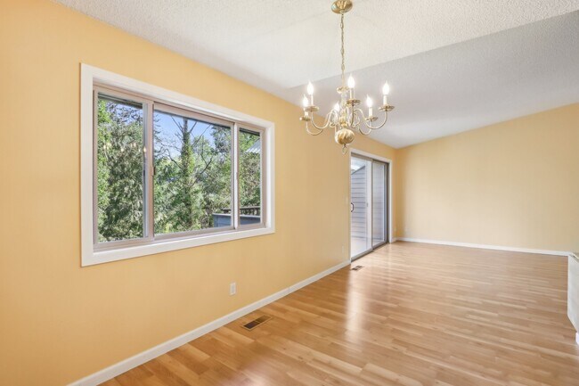 Building Photo - 4621 SW Caldew St