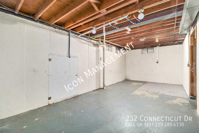 Building Photo - 232 Connecticut Dr