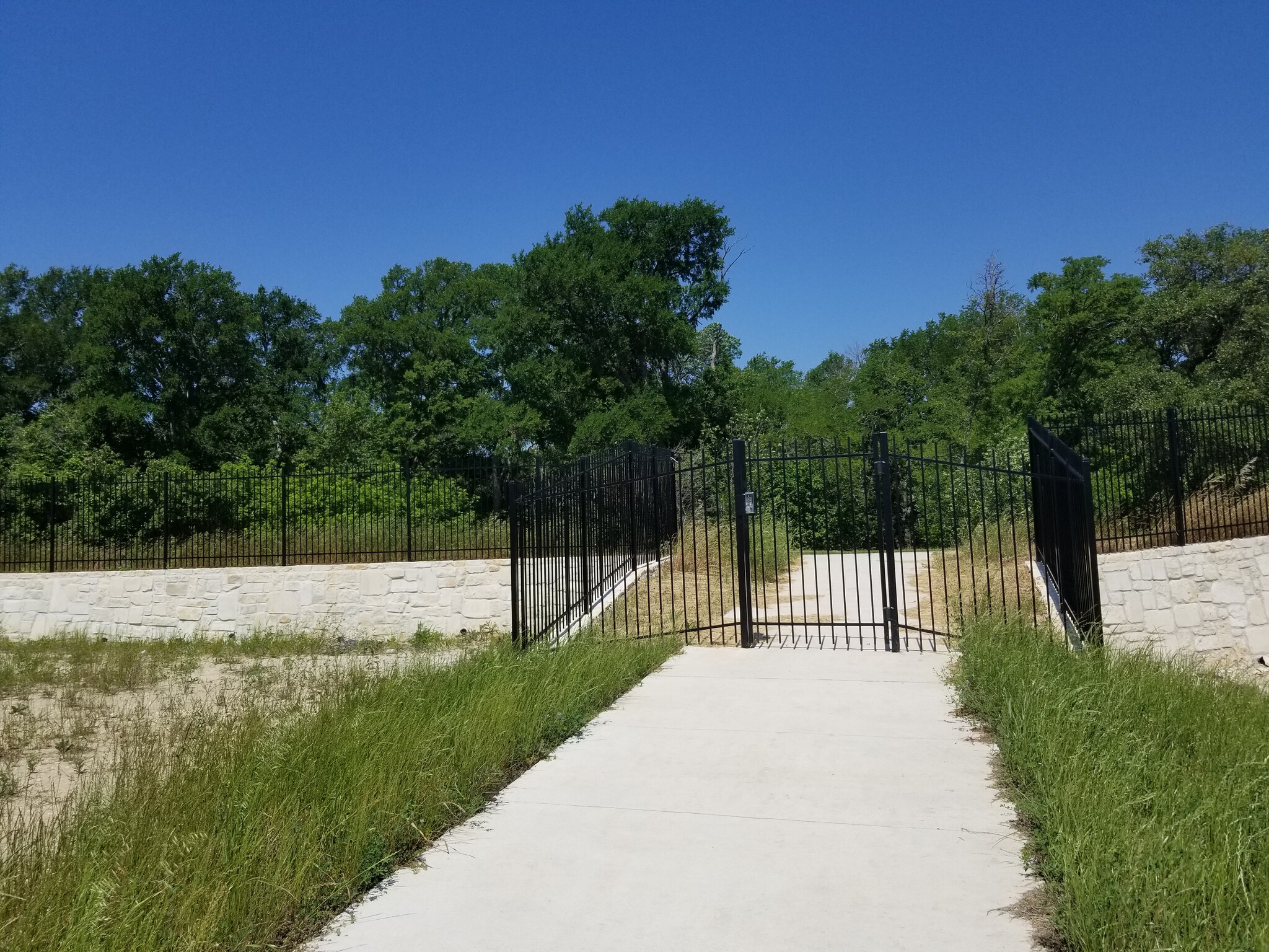 Community access to Old Settlers Park trail - 3750 E Palm Valley Blvd