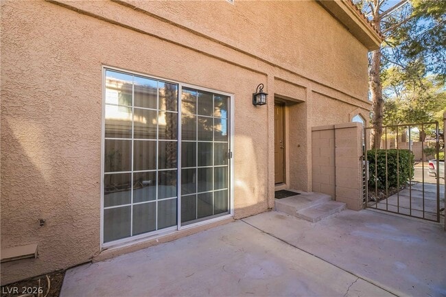Building Photo - 2815 Dawn Crossing Dr