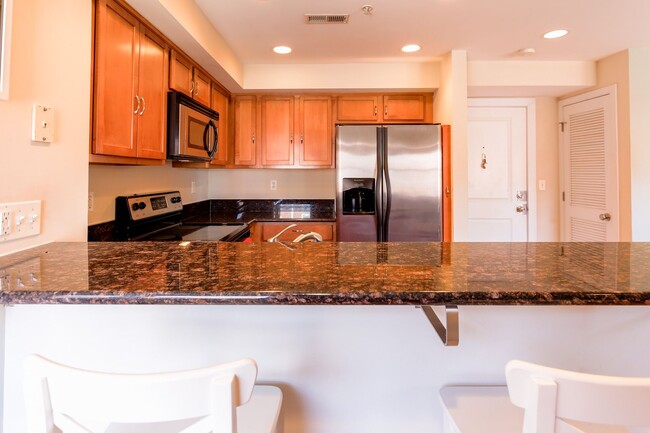 Building Photo - Stylish Condo in Hill East - Parking Space...