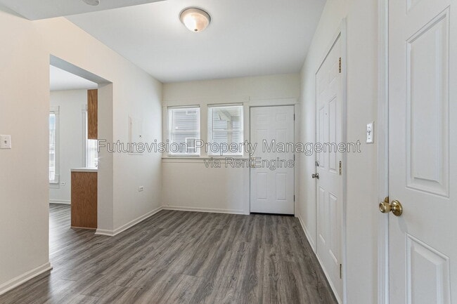 Building Photo - 107 Stevens Ave