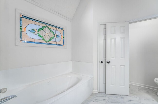 Building Photo - 1320 Fox Trace Dr