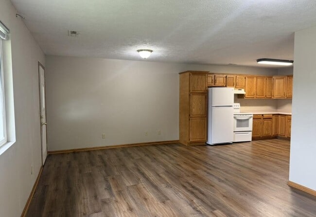 Building Photo - 2117 4th St