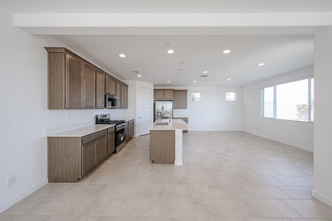 Building Photo - 4-Bedroom Home in Mystic at Lake Pleasant