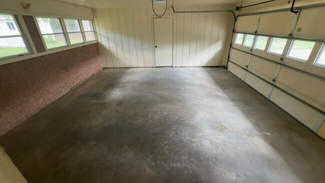 Building Photo - 157 Fern Valley Rd