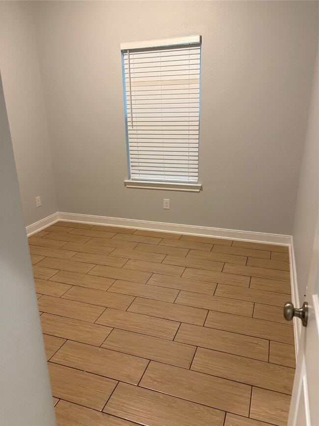 Building Photo - 205 Mcelroy Ave