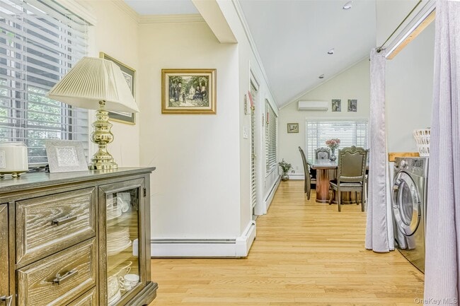 Building Photo - 124 Willow Tree Rd