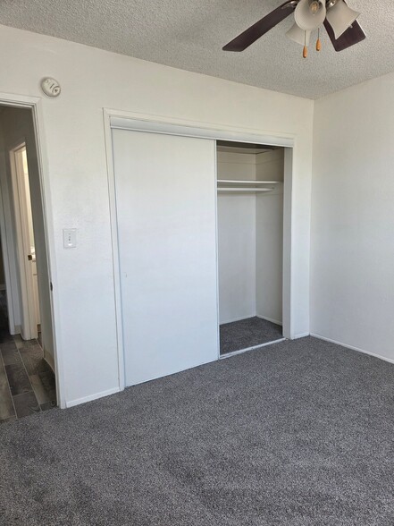 Building Photo - 995 N Mollison Ave