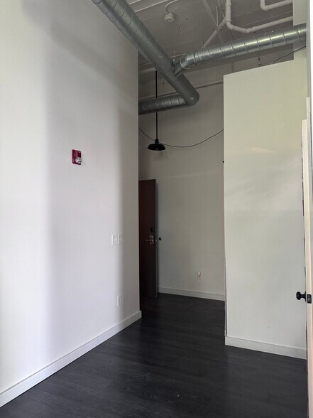 Building Photo - 8205 Franklin Blvd