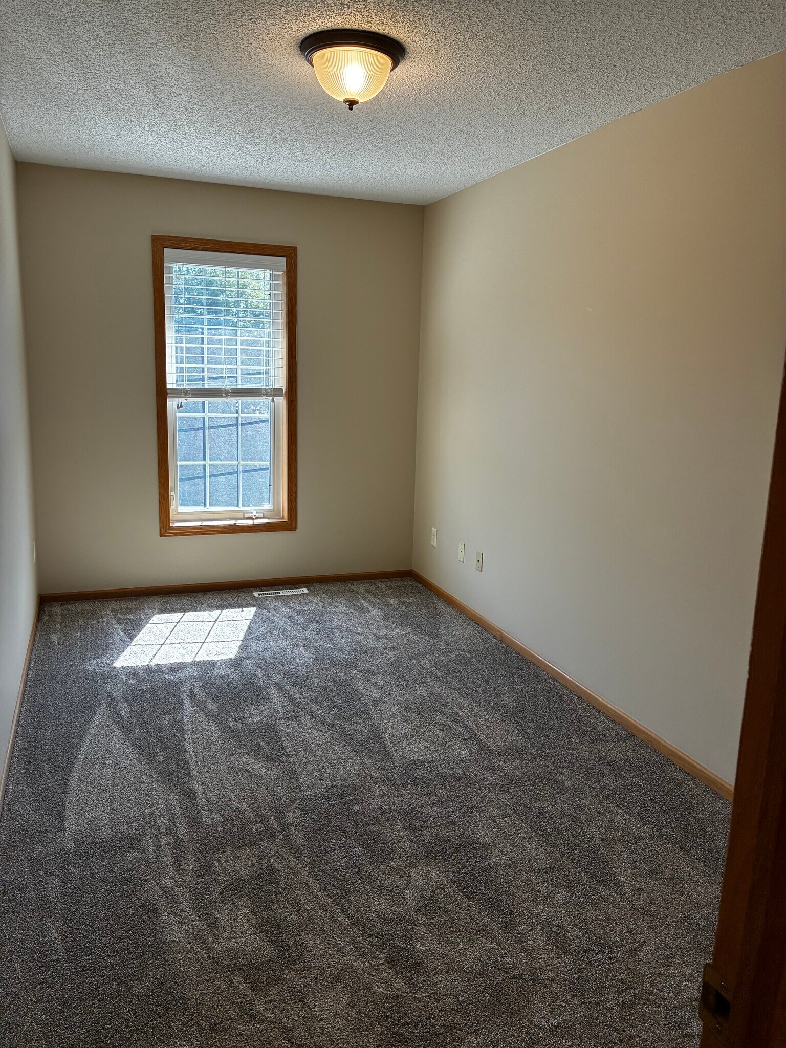 Building Photo - 1238 Larkspur Ln