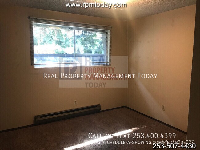 Building Photo - 4644 N Pearl St