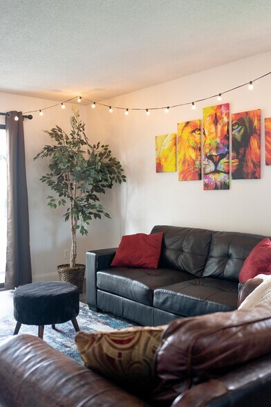 Building Photo - 2720 W 86th Ave