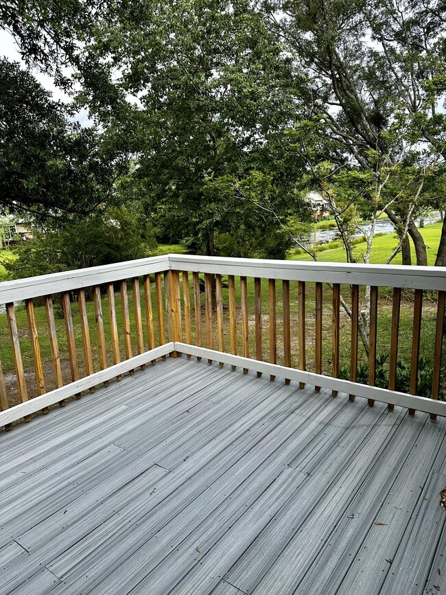 Building Photo - 109 Dominica Way