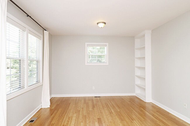 Building Photo - Townhome With Large Fenced Yard Near Rt 29 & Shops at Stonefield