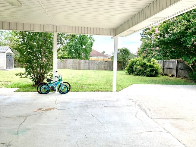 Building Photo - 3BD/2BA House for Lease in Rolling Meadow - Denham Springs