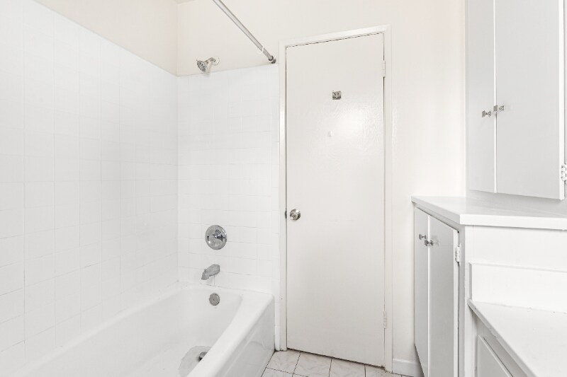 Building Photo - 410 W Regent St