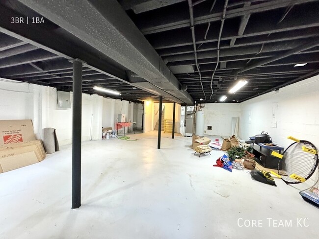 Building Photo - 5607 W 78th Terrace