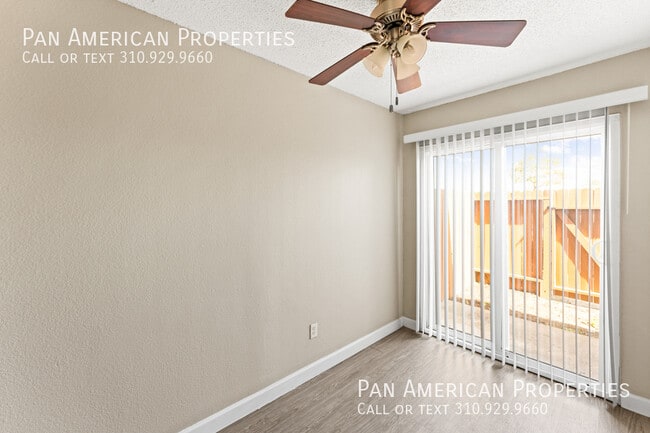 Building Photo - 15443 Van Buren St