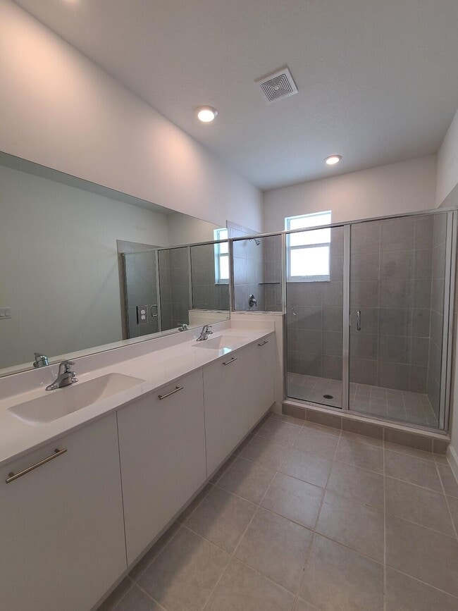 Building Photo - 12725 NW 24th Ave