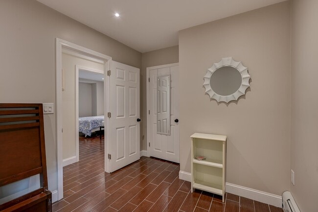 Building Photo - 30 Middle Shore Dr