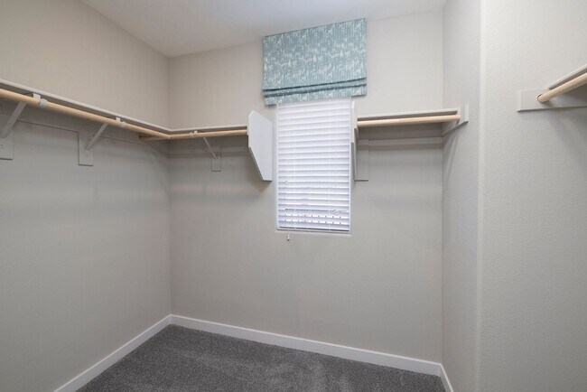 Building Photo - FULLY FURNISHED BRAND NEW TOWNHOME WITH 3 ...