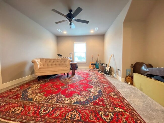 Building Photo - 300 Waterfall Ln