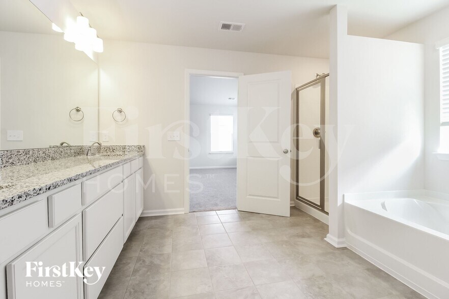 Building Photo - 454 Yoshino Cherry Dr