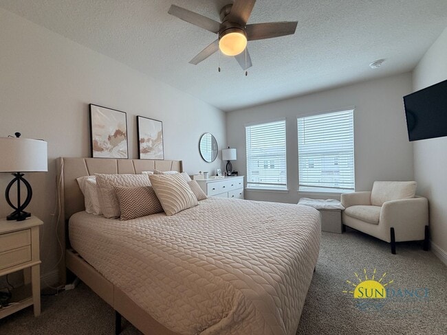 Building Photo - Stunning 3 Bedroom Townhouse in Brittany Oaks!