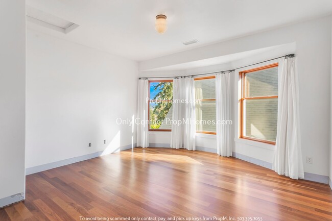 Building Photo - Spacious Large Sanctuary in SE Portland’s ...